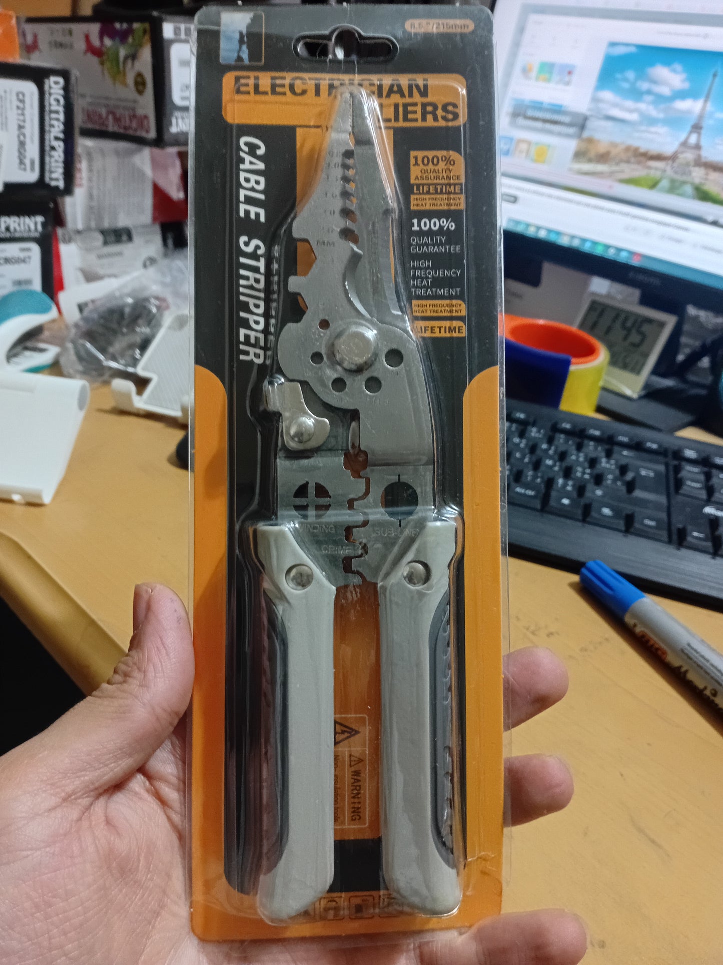 Pince à dénuder multifonctionnelle