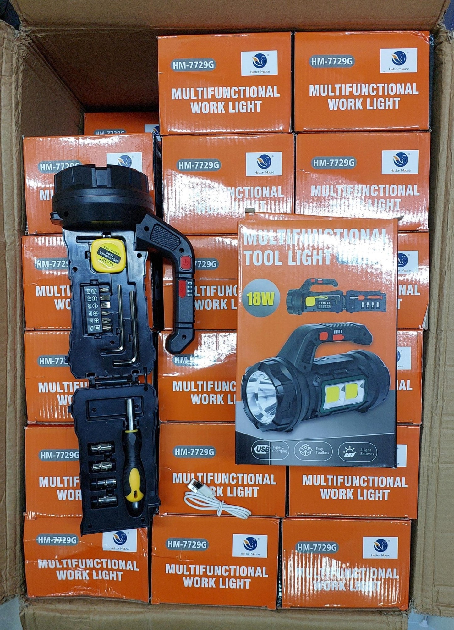 Lampe torche avec Boîte à outils